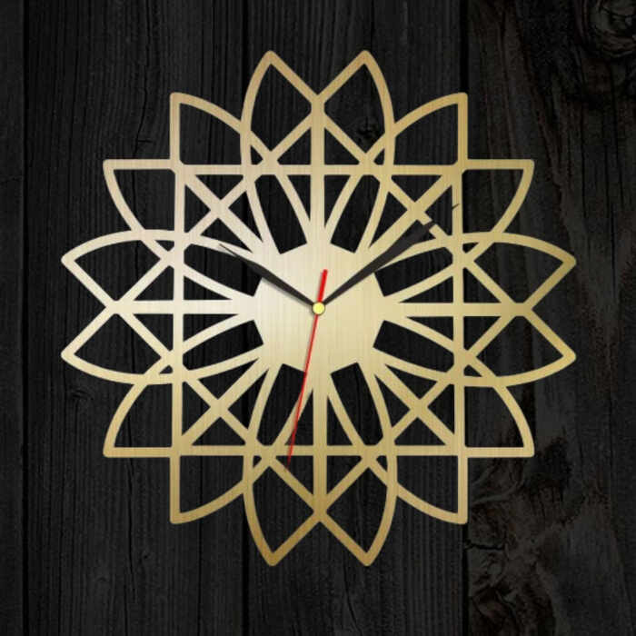 Ceas din lemn gravat Unik