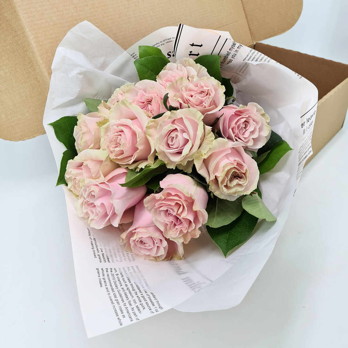 Buchet de 13 trandafiri roz in cutie